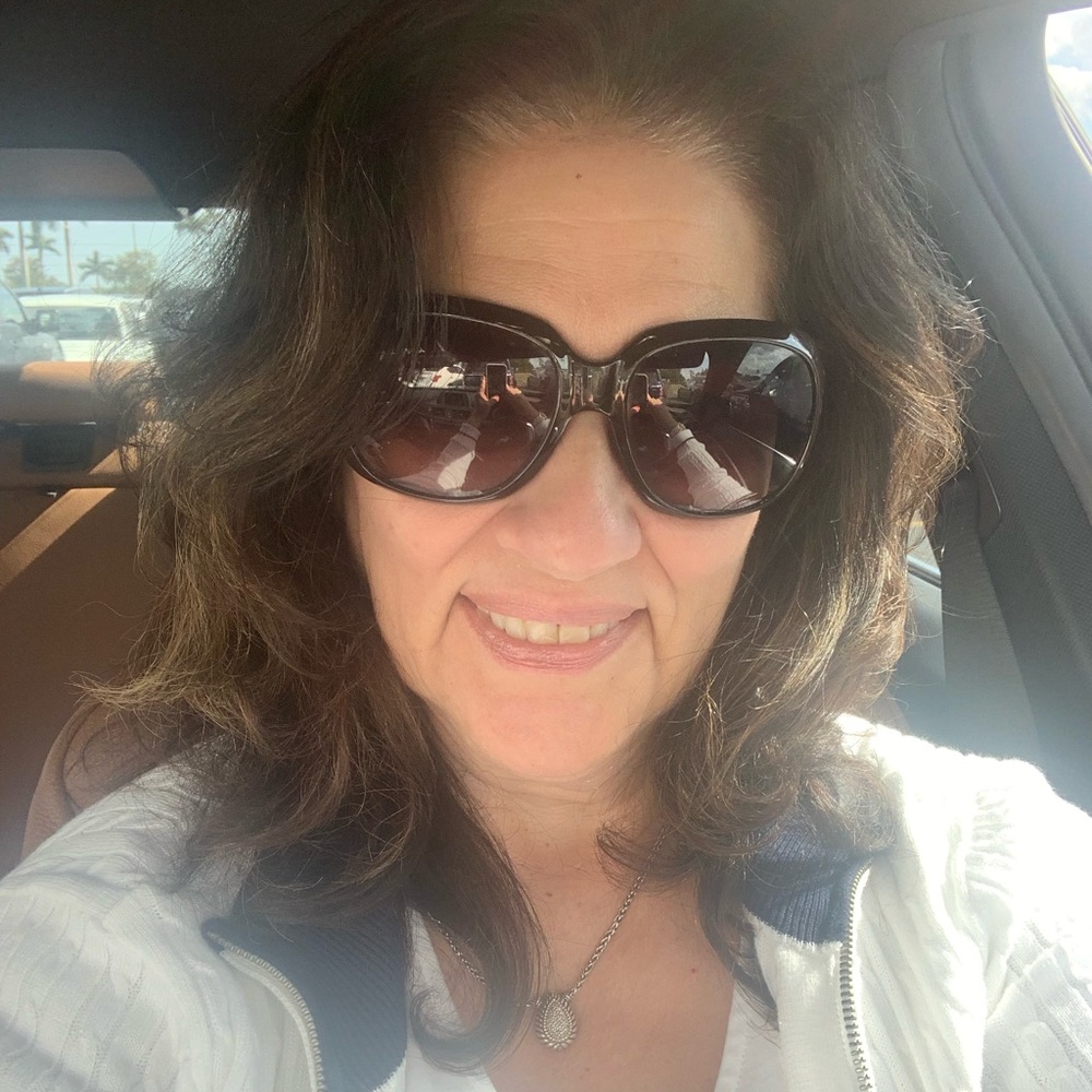 Meet your Posher, Nidia